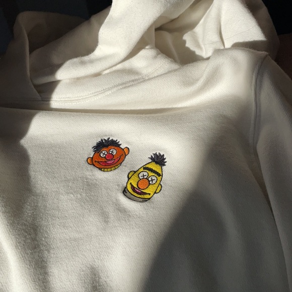 Uniqlo Bert and Ernie x Kaws hoodie - Picture 6 of 6